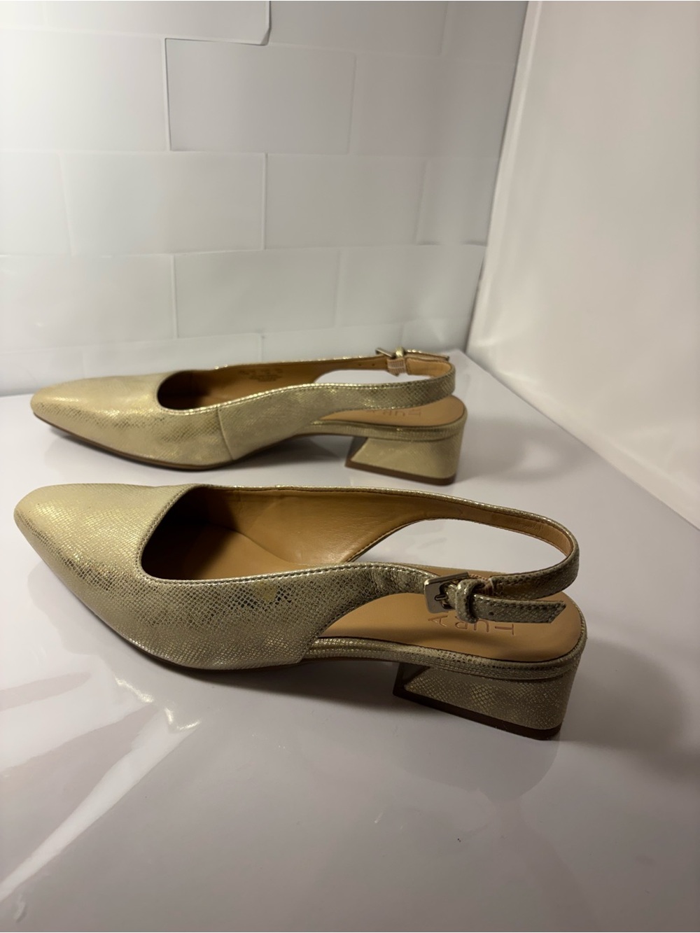 Naturalizer Ginger Slingback Pumps Gold Metallic Pointed Toe 7.5M
